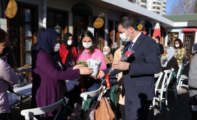 Baydilli'den kadın personele kadınlar günü jesti