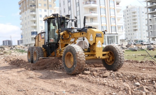Karaköprü’de yol seferberliği devam ediyor