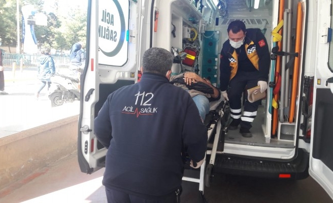 Otomobil yayaya çarptı