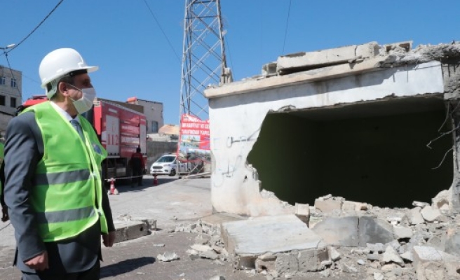 Büyükşehir, çarpık yapılarla mücadelesini sürdürüyor