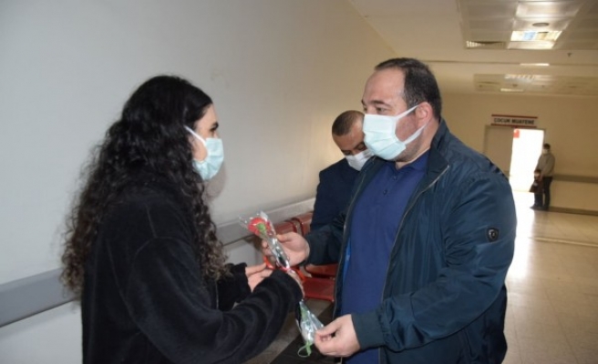 Ekinci, sağlık çalışanlarının bayramını kutladı