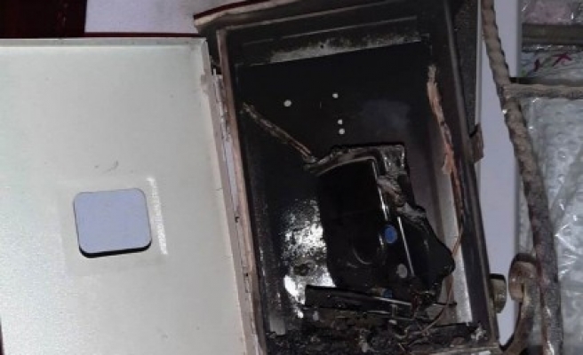 Şanlıurfa'da elektrik sayacından yangın çıktı