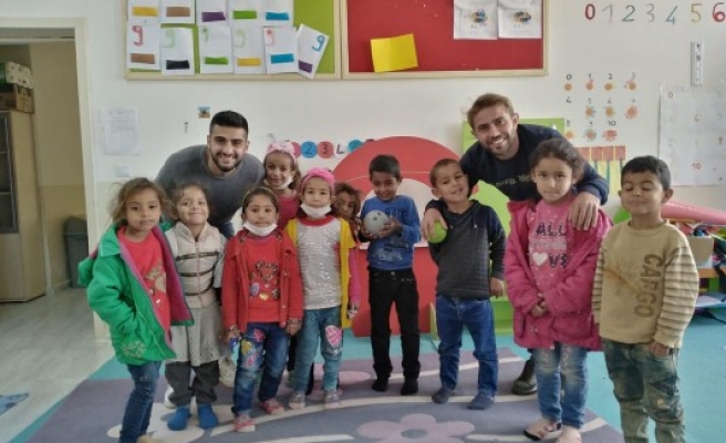 Şanlıurfasporlu oyuncular öğrencileri ziyaret etti