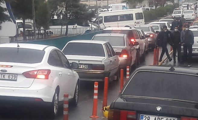 Şanlıurfa hastanelerinde tedirgin eden yoğunluk