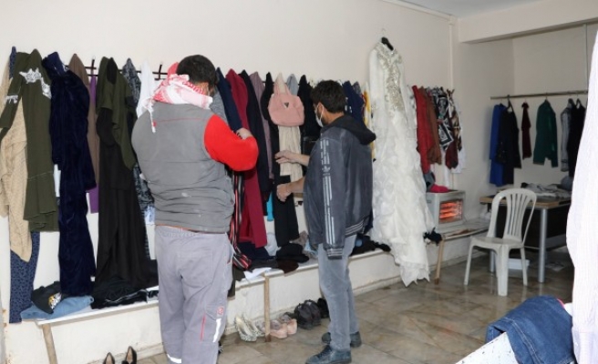 Karaköprü'de 'ihtiyacın varsa al yoksa as'  kampanyası devam ediyor