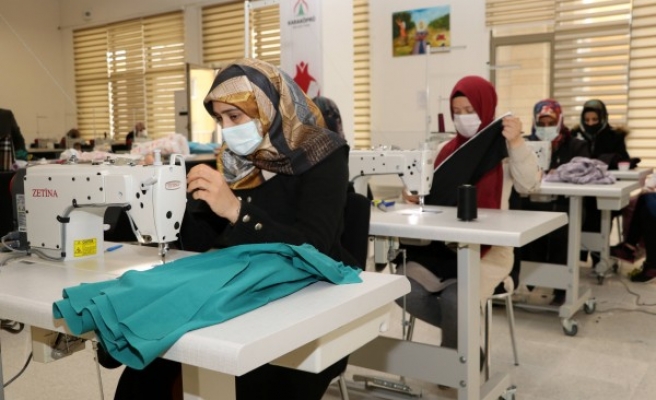Karaköprü’de kadınlar giyim kursunda meslek öğreniyor