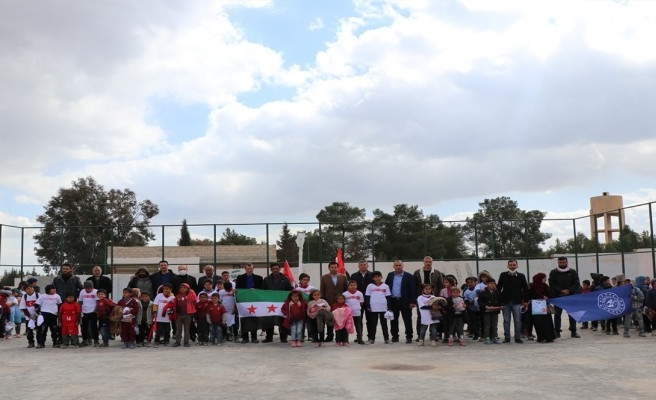 Şanlıurfa'da 100 adet Milli Takım forması dağıtıldı