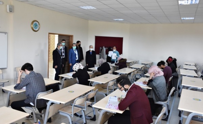 HRÜ’de yabancı öğrencilere yönelik sınav gerçekleşti