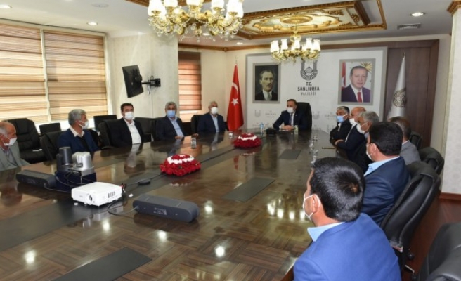 Vali Erin Bozovalı muhtarlarla buluştu