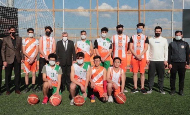 Beyazgül, genç sporcularla buluştu