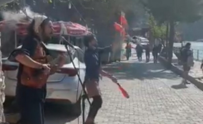 Arjantinlilerden Halfeti’de Âşık Veysel dinletisi