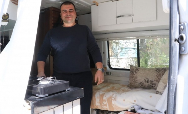 Minibüsü karavana çevirip Türkiye turuna çıktı