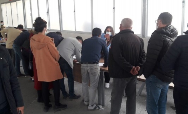 Hastanelerde koronavirüs test yoğunluğu!