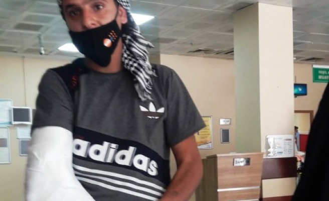 İskeleden düşen işçi yaralandı