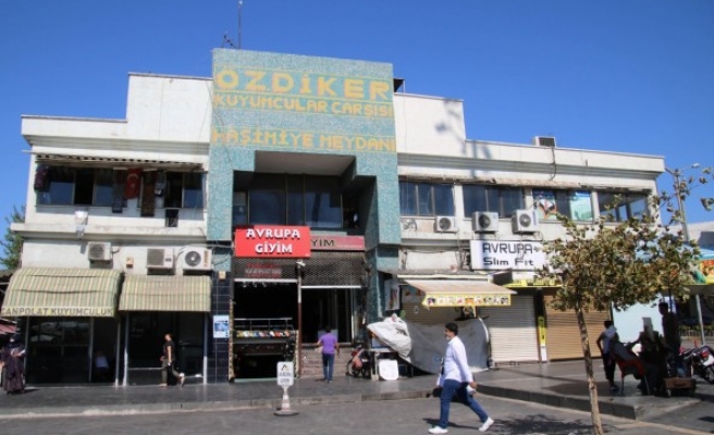 Özdiker Halep Çarşısı esnafından teşekkür pankartı