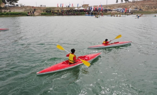 Şanlıurfa'daki kurumdan Suriye'de kano festivali