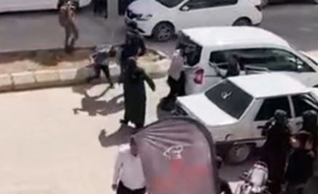 Akçakale'de vatandaşa şiddet kameralara yansıdı