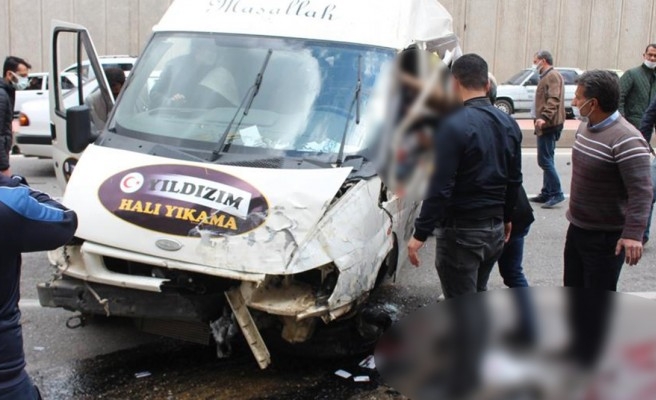 Karaköprü'de zincirleme trafik kazası: 1'i ağır 4 yaralı