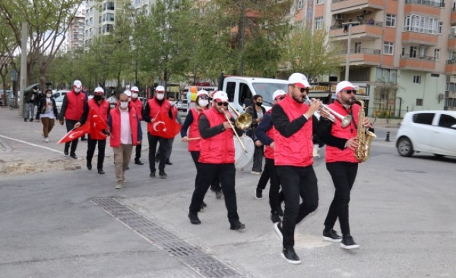 Karaköprü’de 11 Nisan'a özel bando gösterisi