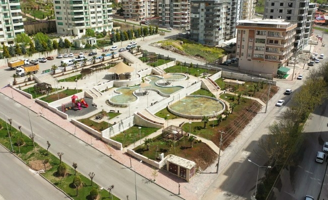 Karaköprü’de yeşillendirme çalışmaları sürüyor