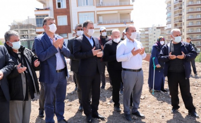 Baydilli caminin temel atma törenine katıldı