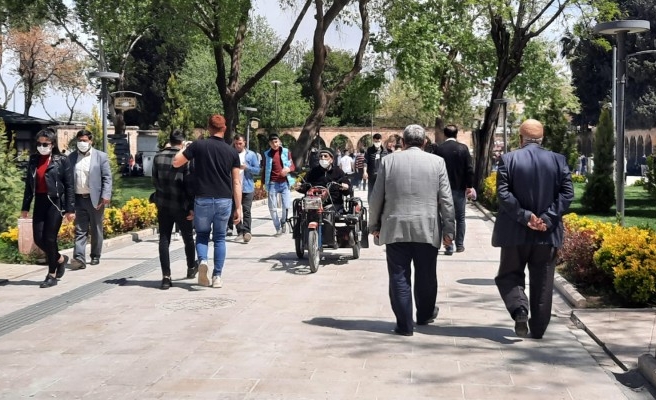 Balıklıgöl'de cuma kalabalığı