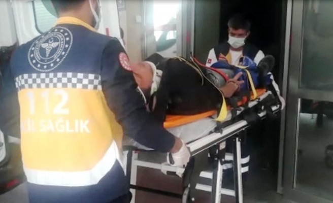 Otomobil ile motosiklet çarpıştı: 2 yaralı