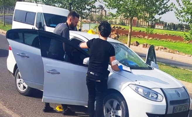 Şanlıurfa'da otomobil silahla tarandı: 1 ölü, 1 yaralı