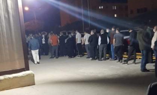 İftar sonrası aşı kuyruğu!