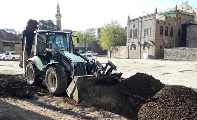 Siverek’te beton yol çalışmaları sürüyor