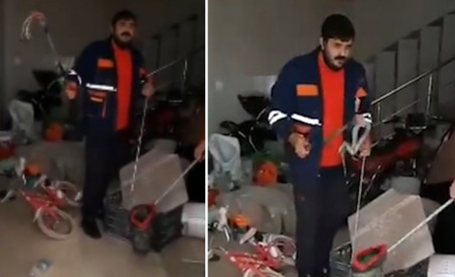 Eve giren yılan korkuya neden oldu