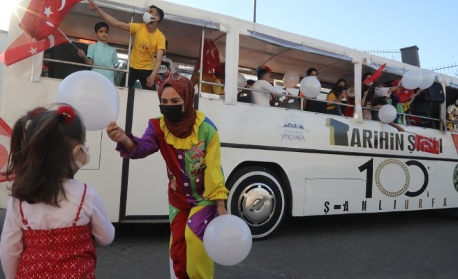 Sanat otobüsü Urfalı çocuklar için yollardaydı