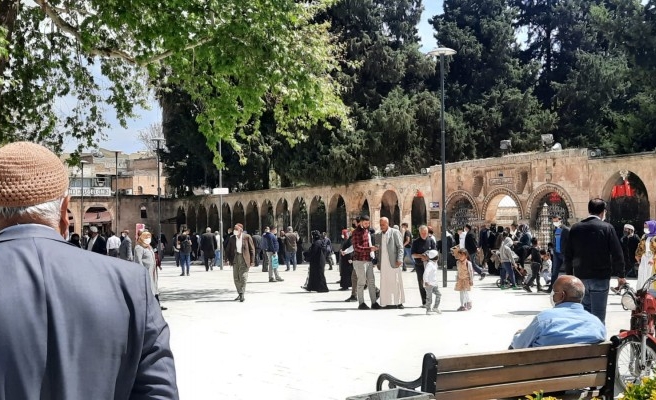 Yasağın ardından soluğu dışarıda aldılar