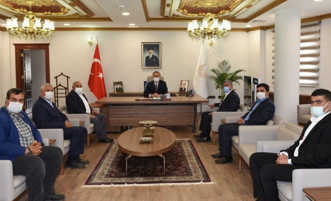 Vali Erin,  muhtarlarla pandemi sürecini konuştu