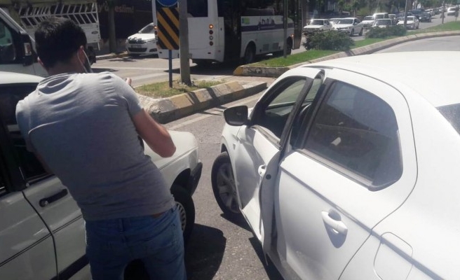 Şanlıurfa'da iki otomobil çarpıştı: 1 yaralı