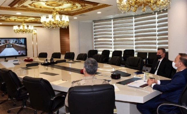 Bakan Süleyman Soylu'dan Urfa Valisi ile toplantı