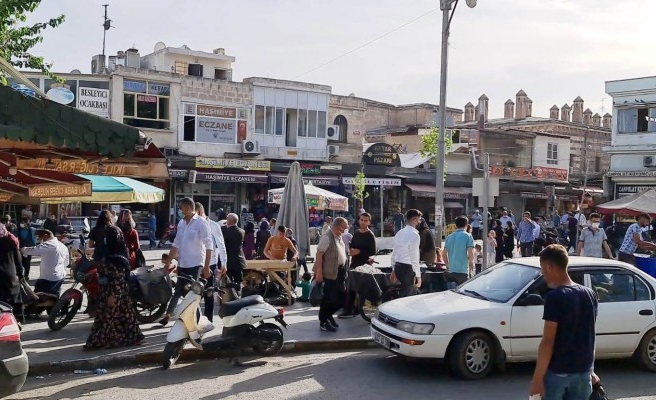 Şanlıurfa'da tam kapanma öncesi yoğunluk yaşanıyor