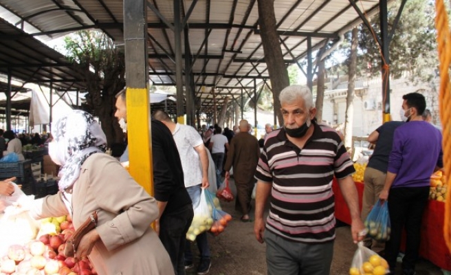 Şanlıurfa'da semt pazarlarında 'tam kapanma' hareketliliği