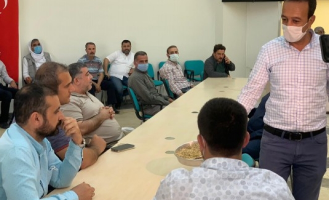 Akçakale'de sezonun ilk arpa hasadı yapıldı