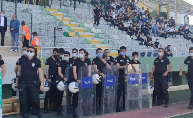 Urfa'da taraftarlar ile polis arasında arbede!-EK