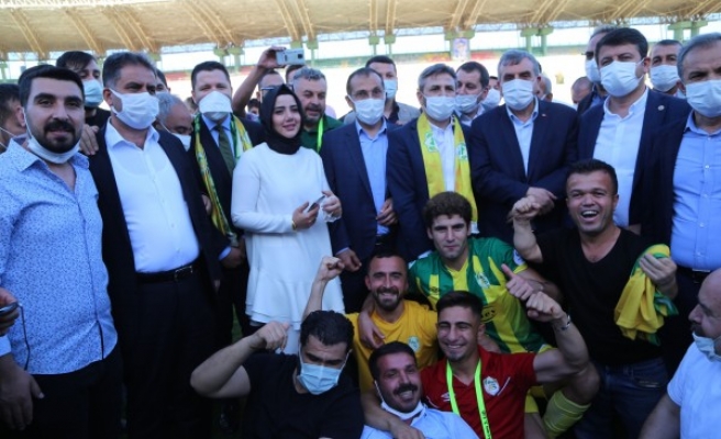 Erdem tarihe geçti!