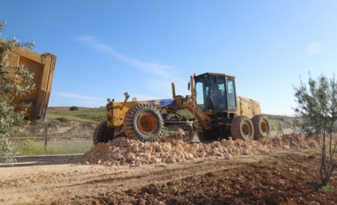 Bozova kırsalında yol yapım çalışmaları