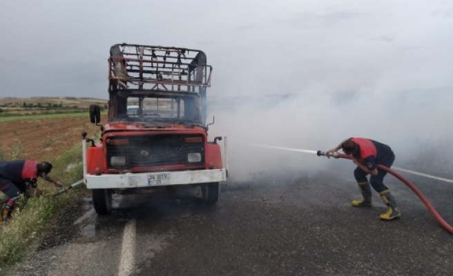 Seyir halindeyken alev aldı!  