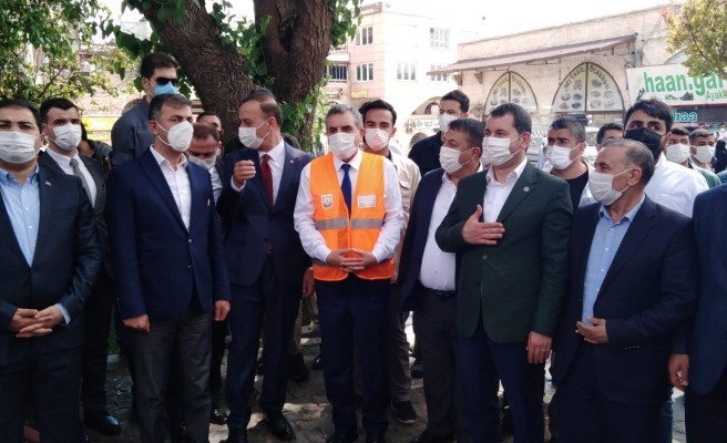 Eski belediye binasına ilk kepçe vuruldu