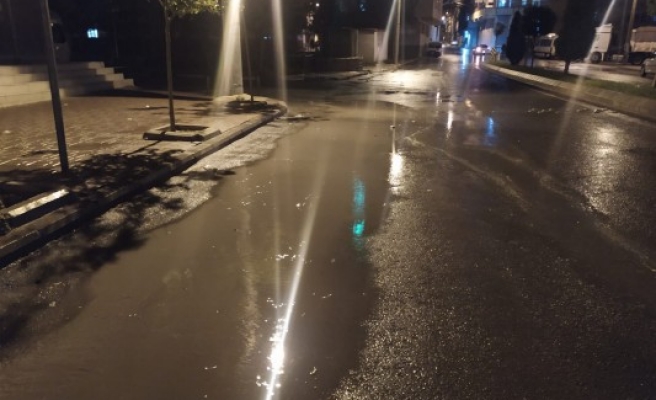 Şanlıurfa'da baharda sağanak yağış