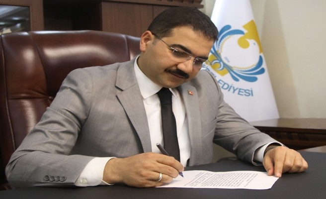 Canpolat, Kadir Gecesi'nin hayırlara vesile olmasını diledi