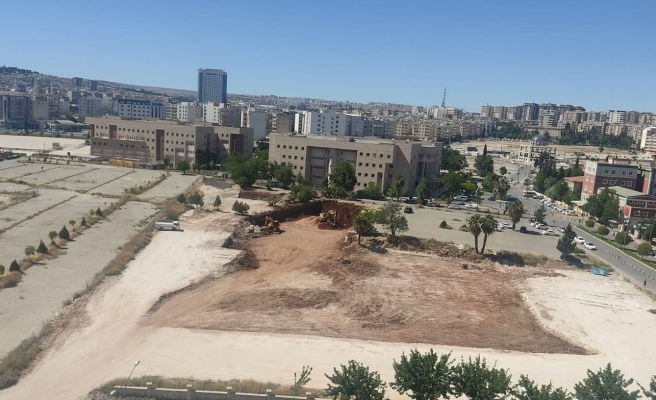 Adliye binası için ilk kepçe vuruldu    