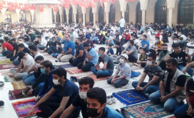 Şanlıurfa’da Bayram namazı kılındı