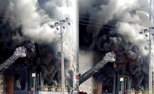 Karaköprü’de korkutan mağaza yangını