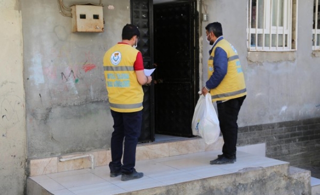 Haliliye'de ihtiyaç sahiplerine gıda yardımı